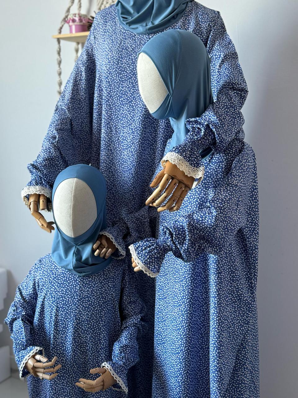 Familien-Abaya „Isfahan“ mit harmonisch abgestimmtem Design für Groß und Klein.