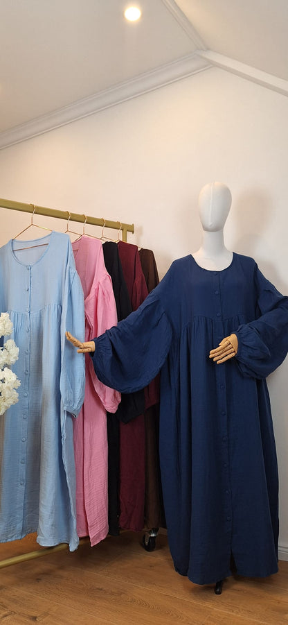 Musselin Kleid aus 100 % Baumwolle mit Knopfleiste vorne und Gummizug an den Ärmeln